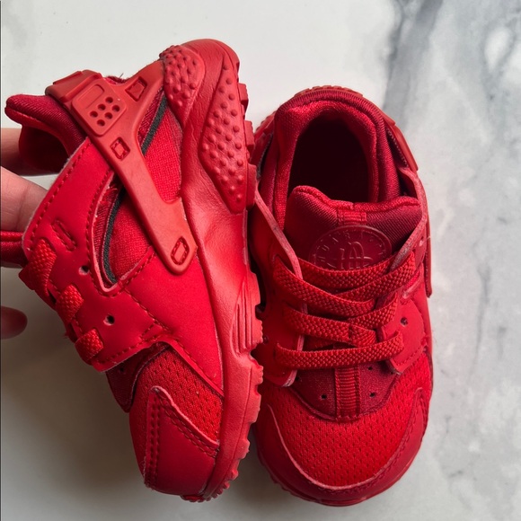 Nike 5C triple red Huarache BABY - Picture 9 of 13